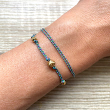 Charger l&#39;image dans la galerie, bracelet-multicolore-bleu-cordon-poignet