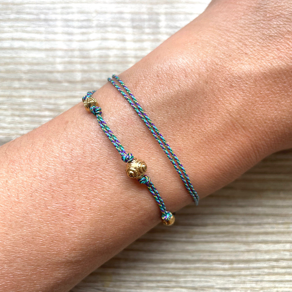 bracelet-multicolore-bleu-cordon-poignet