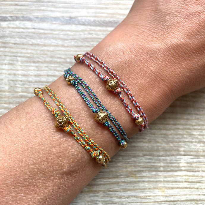 bracelet-multicolore-cordon-poignet