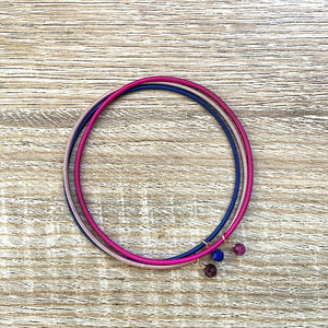    bracelets-joncs-pierres-naturelles-rose-bleu