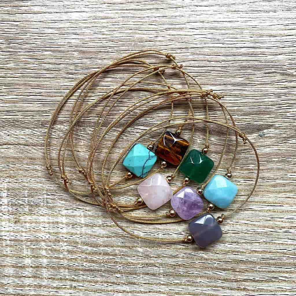 Bracelets pierres naturelles carrées