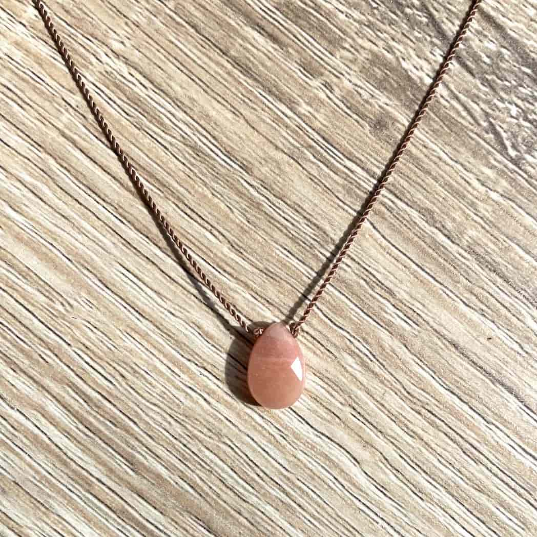 Collier Pierre de Soleil goutte cordon