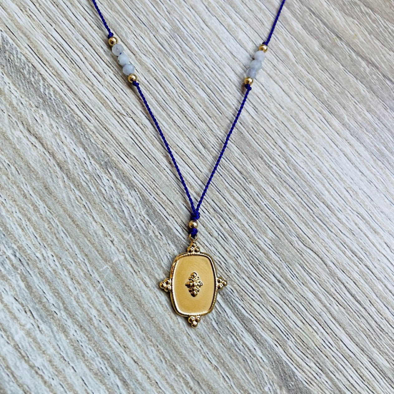 collier-amulette-aigue-marine-ava