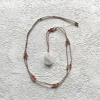 collier-epanouissement-cristal-roche-pierre-soleil-quartz-fraise-karma