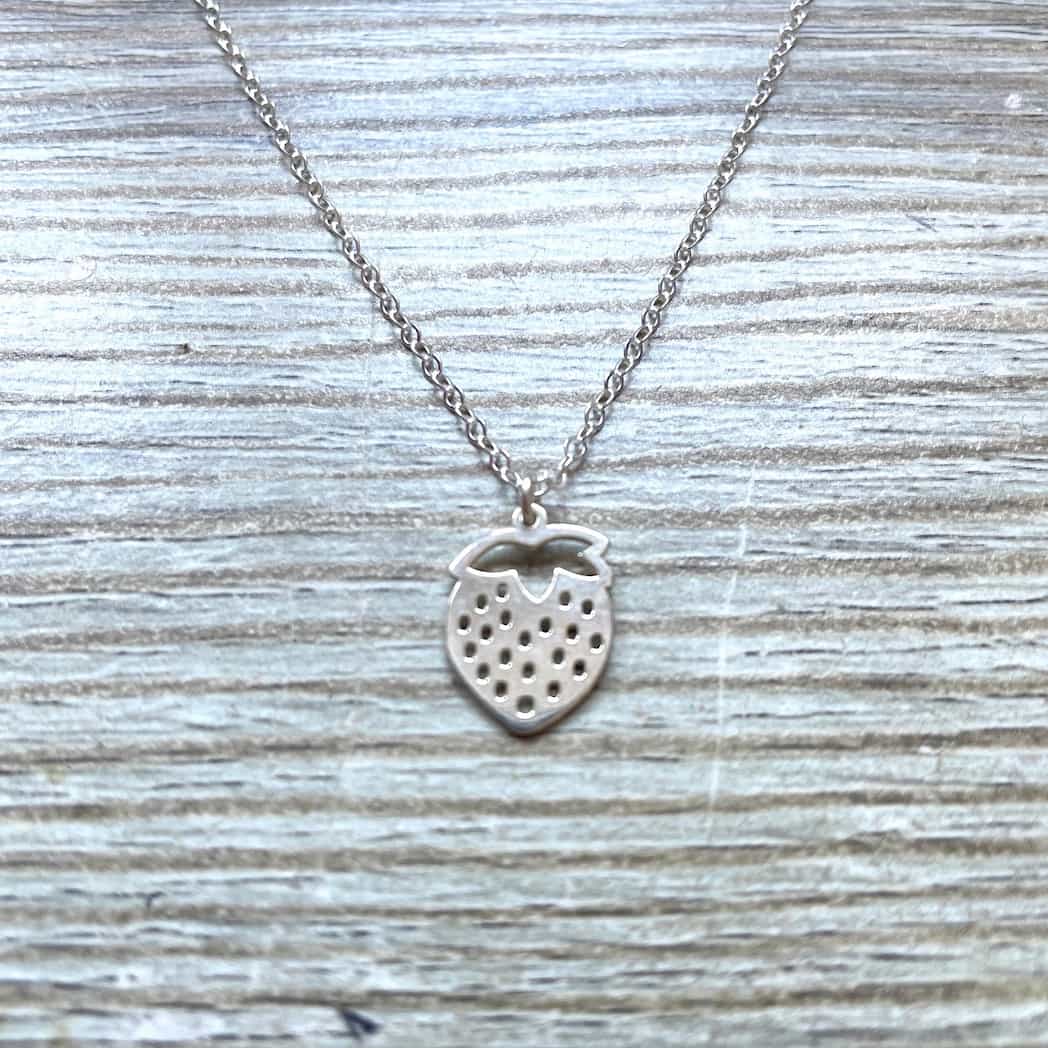 Collier fraise en argent massif