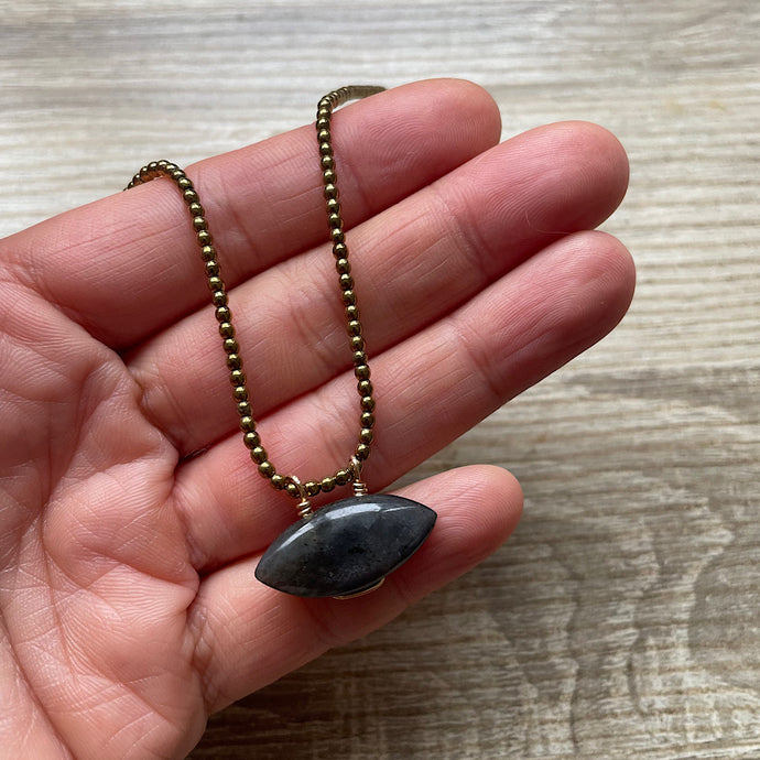 collier-labradorite-hematite-main