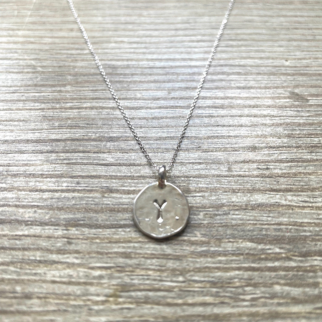 Collier médaille lettre Y