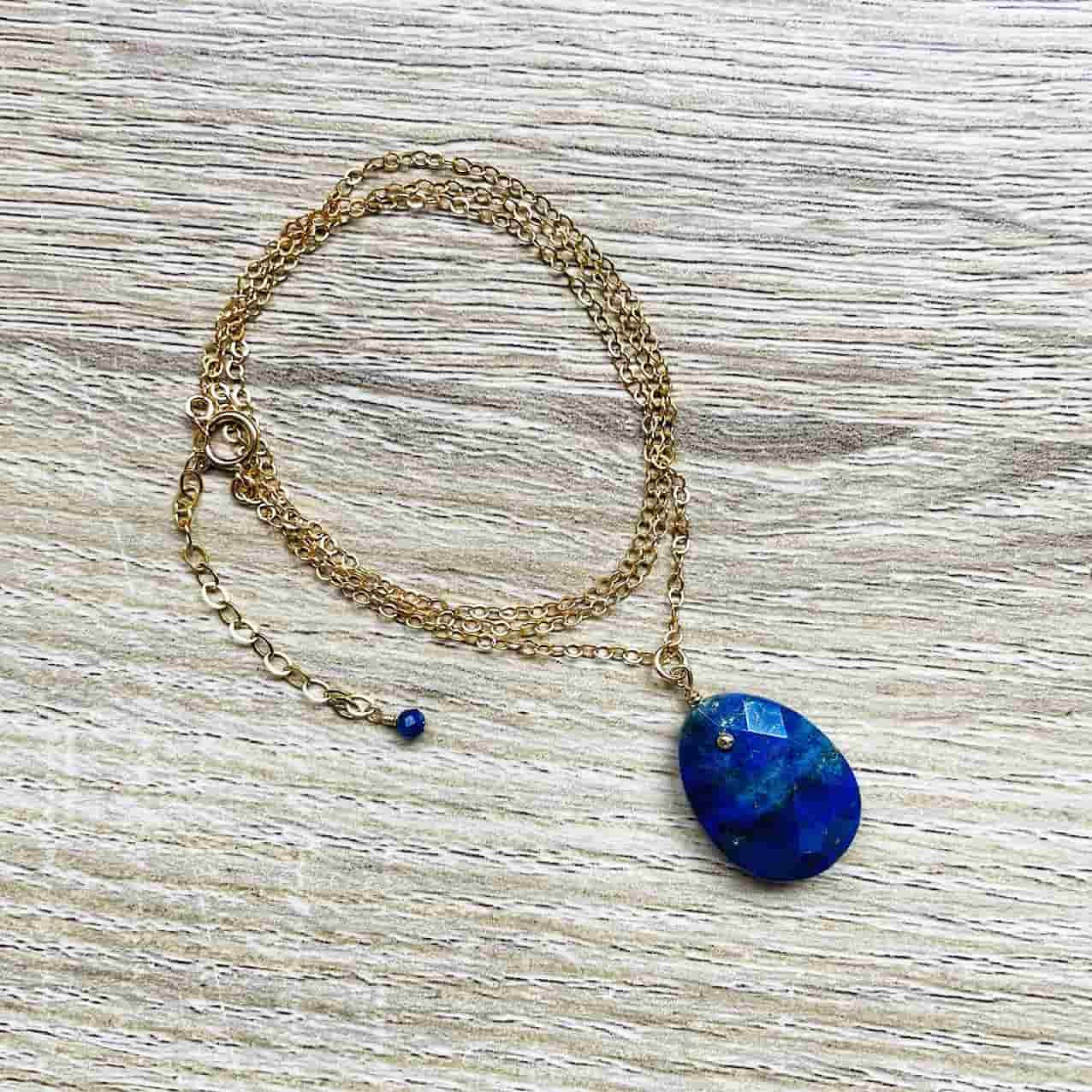Collier pendentif Lapis Lazuli