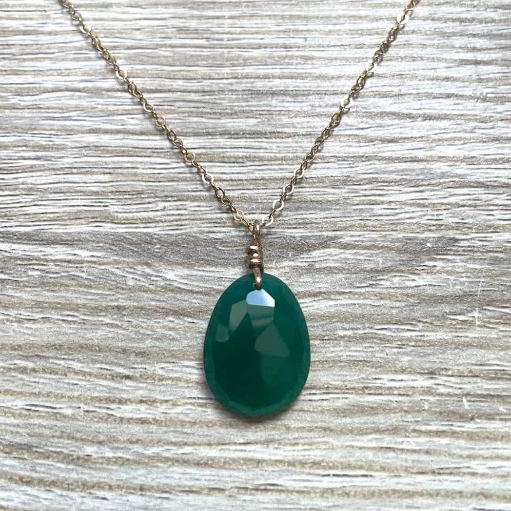 Collier pendentif en Onyx vert
