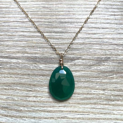 Collier pendentif en Onyx vert