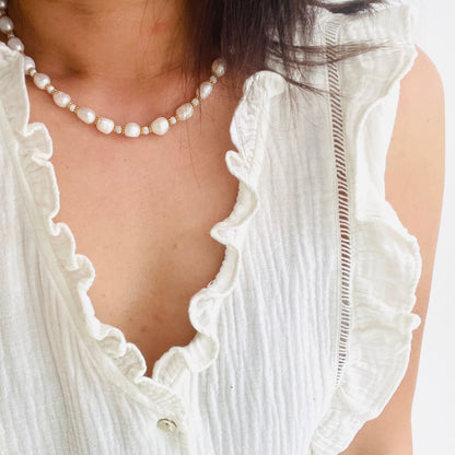 Collier en perles et nacre blanche