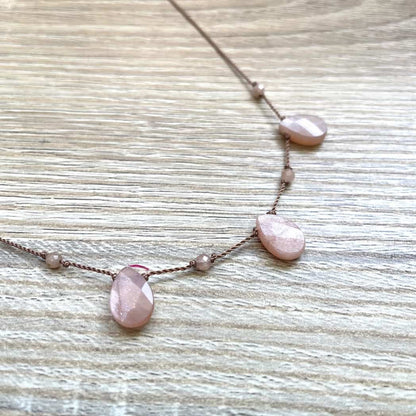 Collier Pierre de Soleil goutte et cordon