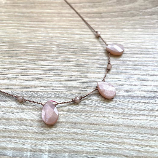 Collier Pierre de Soleil goutte et cordon