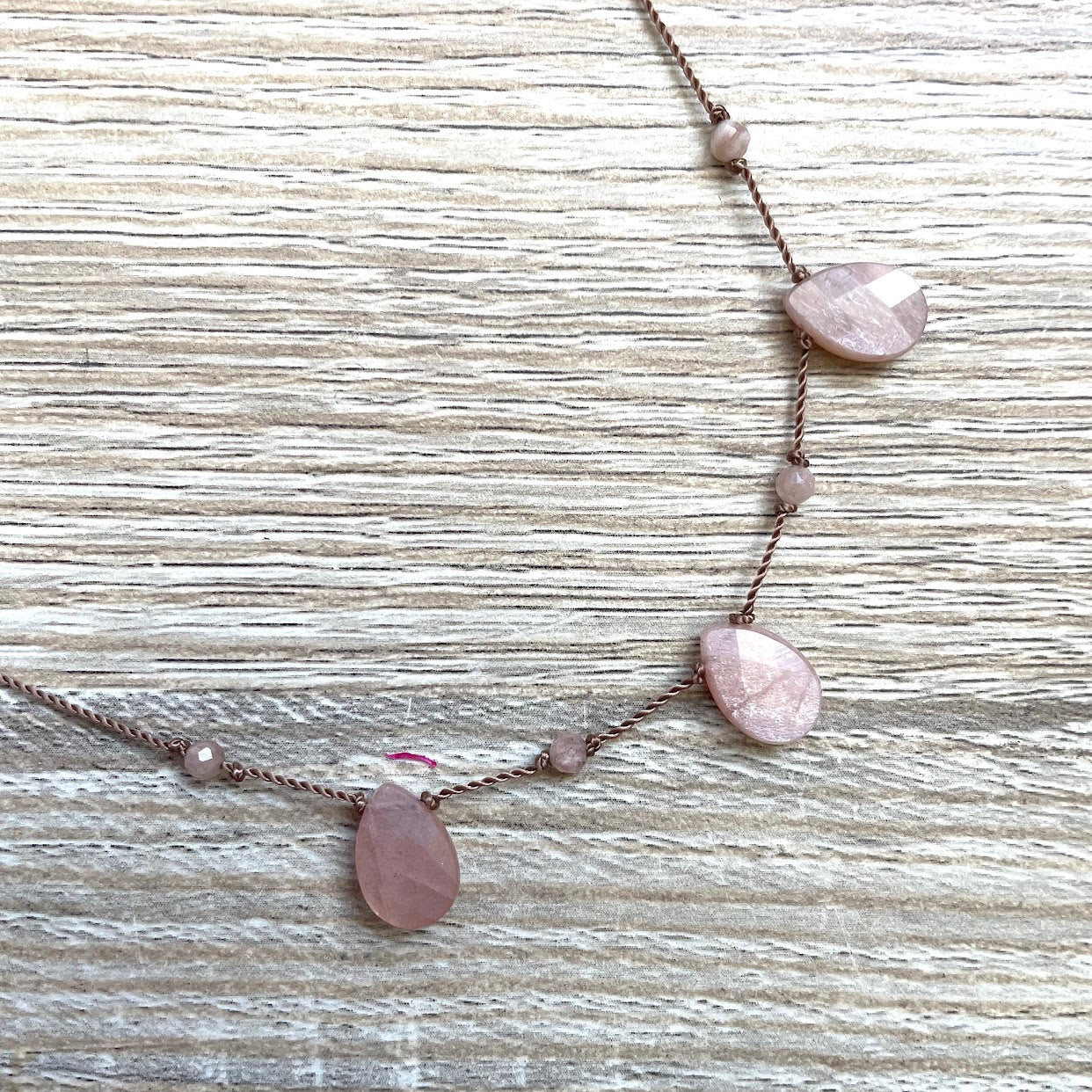 collier-pierre-soleil-zelie-zoom