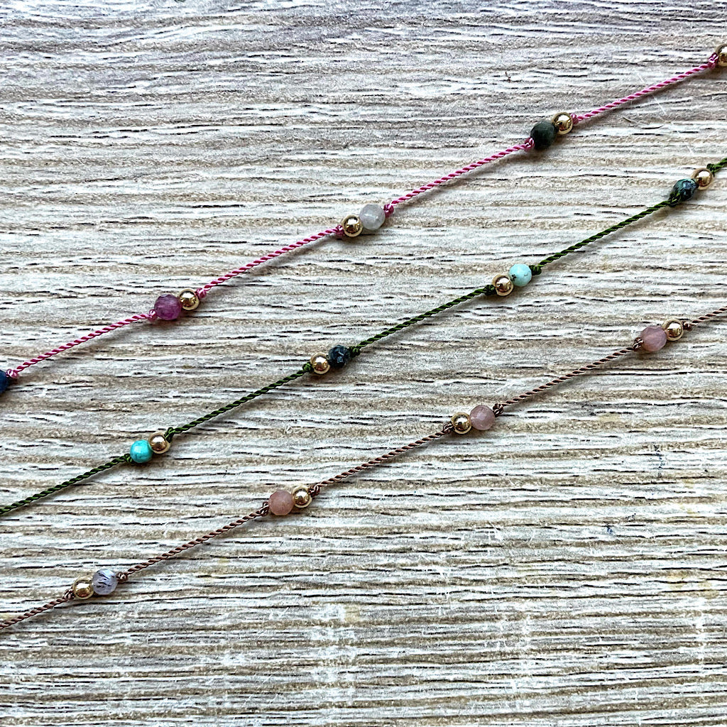 collier-pierres-naturelles-ethnique