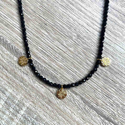 Collier perles en pierres naturelles médailles Céleste