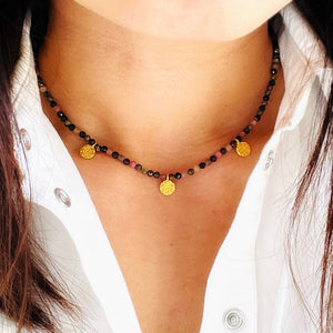 collier-tourmaline-rose-porte-zoom