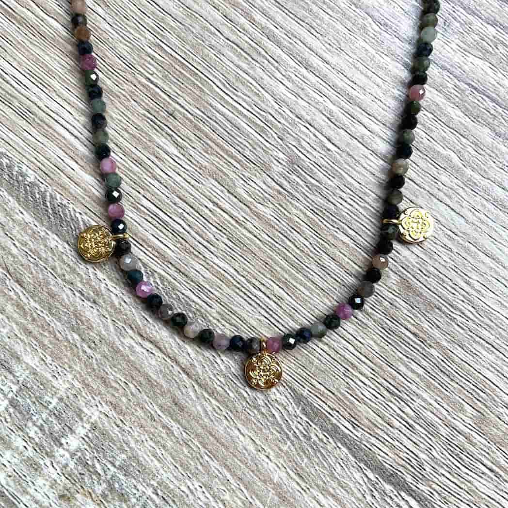 Collier perles en pierres naturelles médailles Céleste