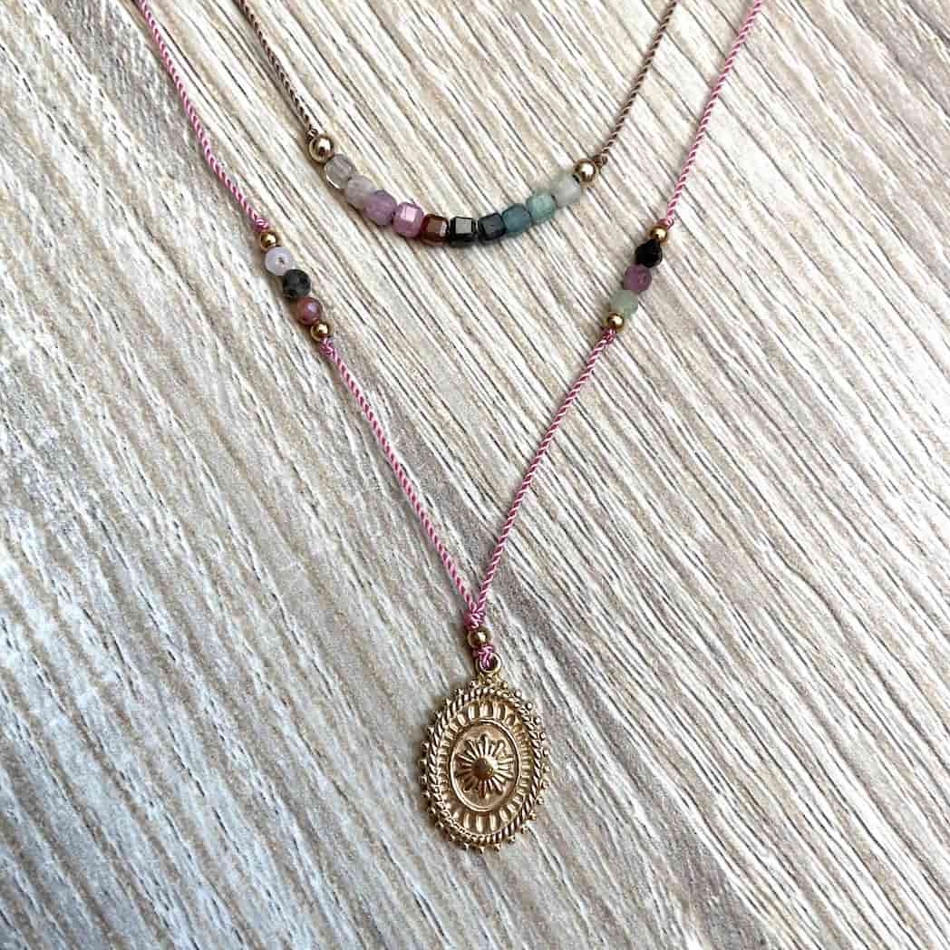Colliers médaille solaire et Tourmaline