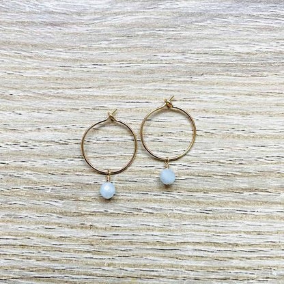 Créoles en Aigue marine bleu ciel, pierre de naissance du mois de Mars