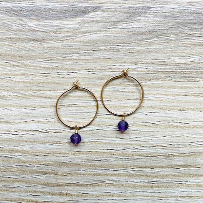 Créoles en Améthyste violette, pierre de naissance du mois de Février