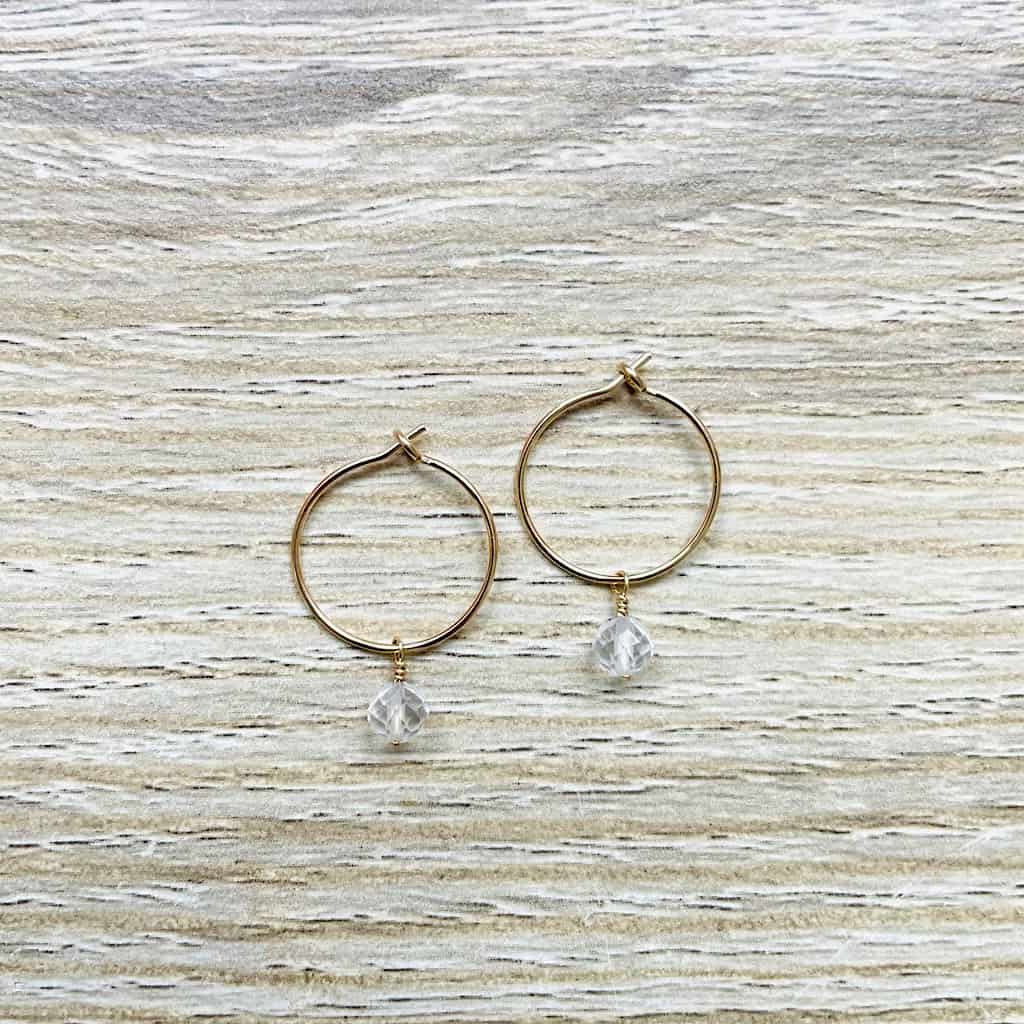 Créoles en Cristal de roche, pierre de naissance du mois d'Avril