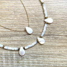 Charger l&#39;image dans la galerie, Collier Luz Nacre blanche plaqué or