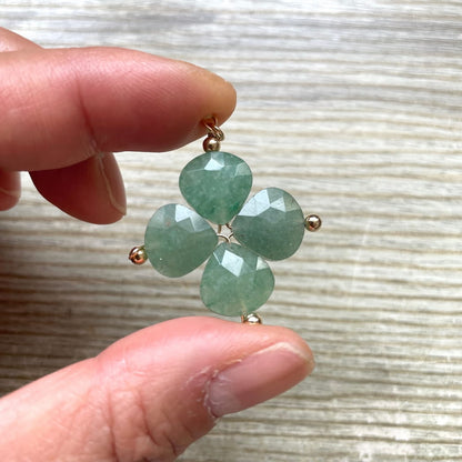 Pendentif trèfle en Aventurine verte