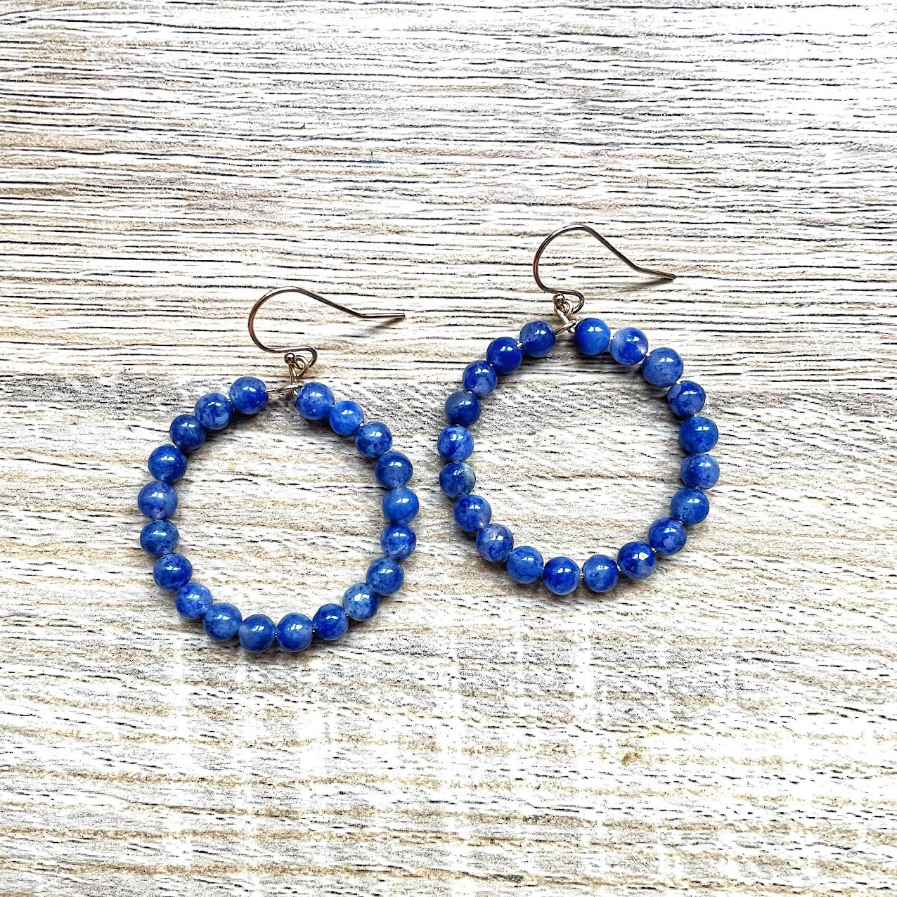 boucles-oreilles-aventurine-bleu-plaque-or