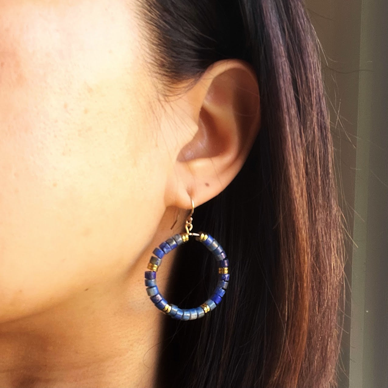 boucles-oreilles-lapis-lazuli-porte