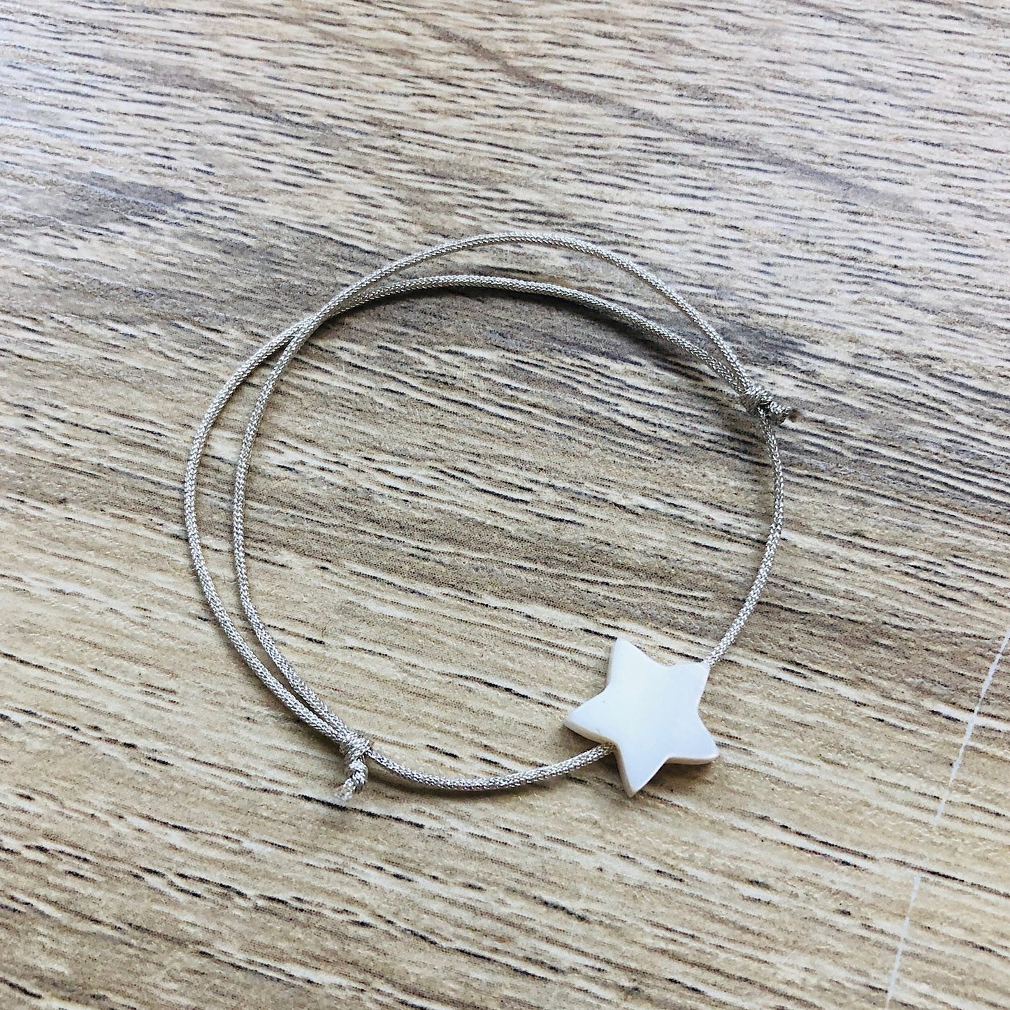 Bracelet enfant nacre cordon réglable argenté Camille