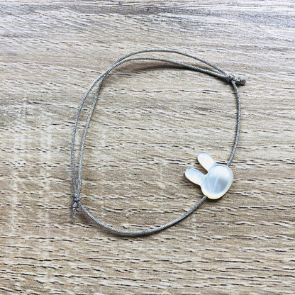 bracelet-cordon-reglable-nacre-lapin-argente-enfant