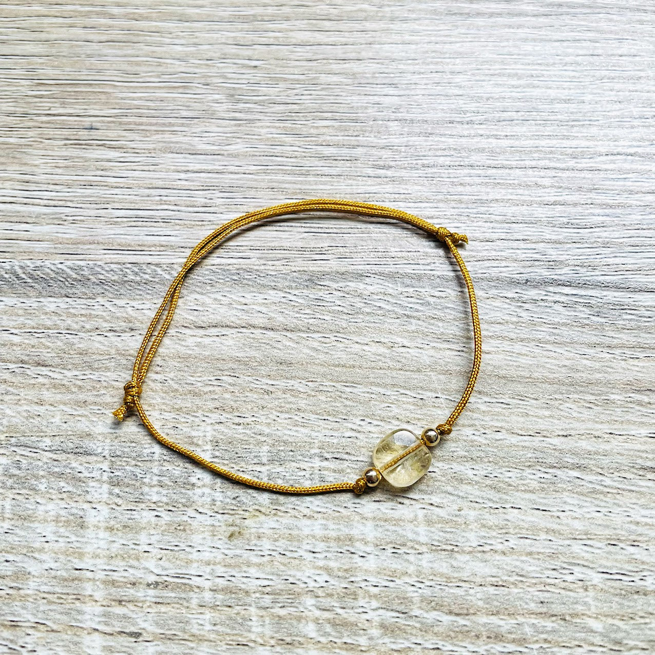 bracelet-cordon-reglable-citrine-jaune-plaque-or
