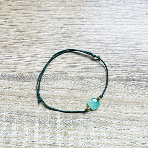 bracelet-cordon-reglable-jade-vert-plaque-or