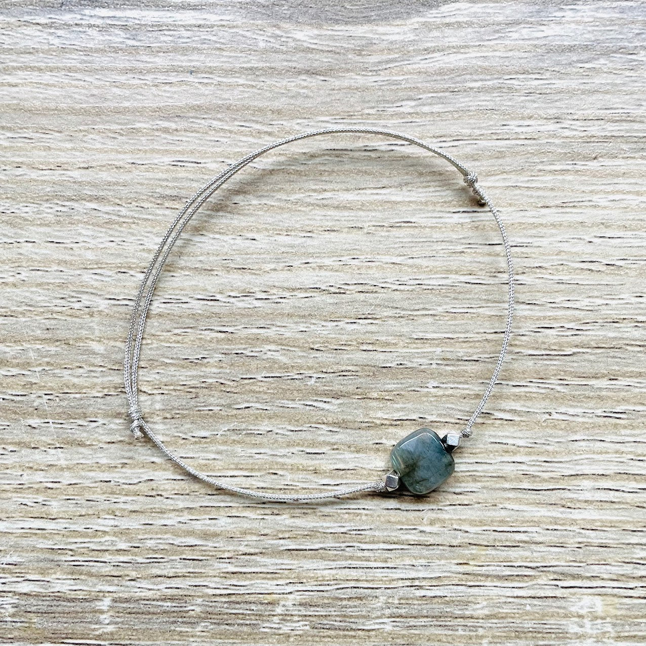 Bracelet Labradorite cordon réglable argent Carrie