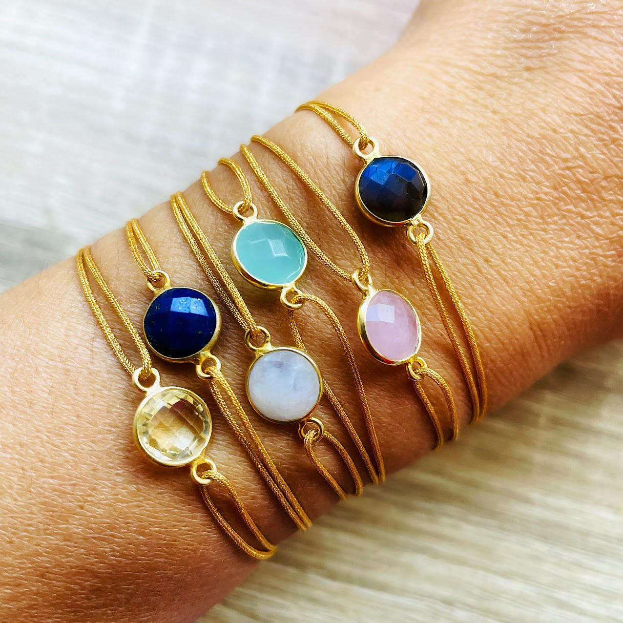 bracelets-cordon-reglable-pierres-naturelles-argent-dore