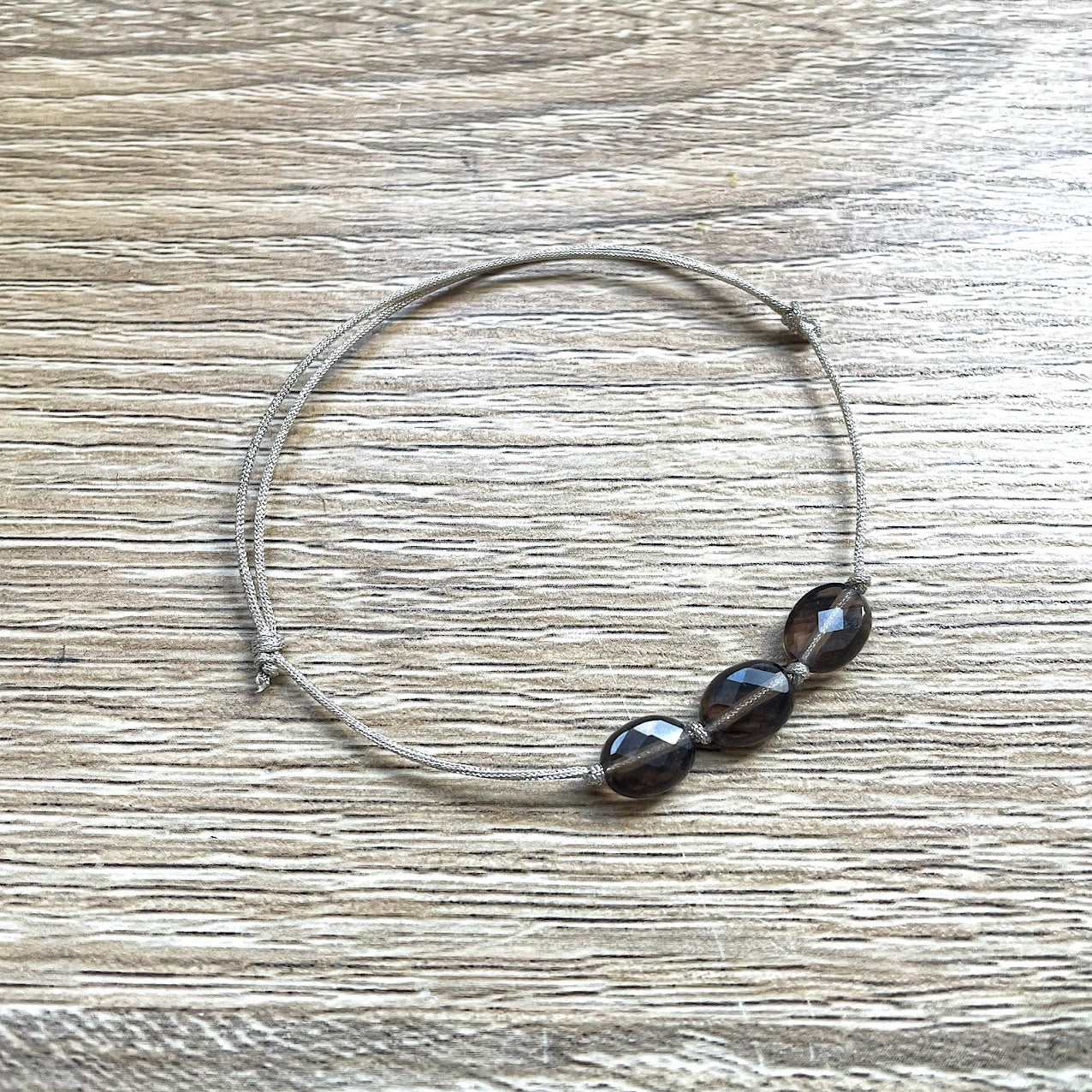 bracelet-cordon-reglable-quartz-fume-argente