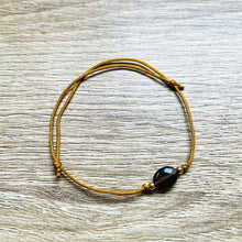 Charger l&#39;image dans la galerie, bracelet-cordon-reglable-quartz-fume-plaque-or