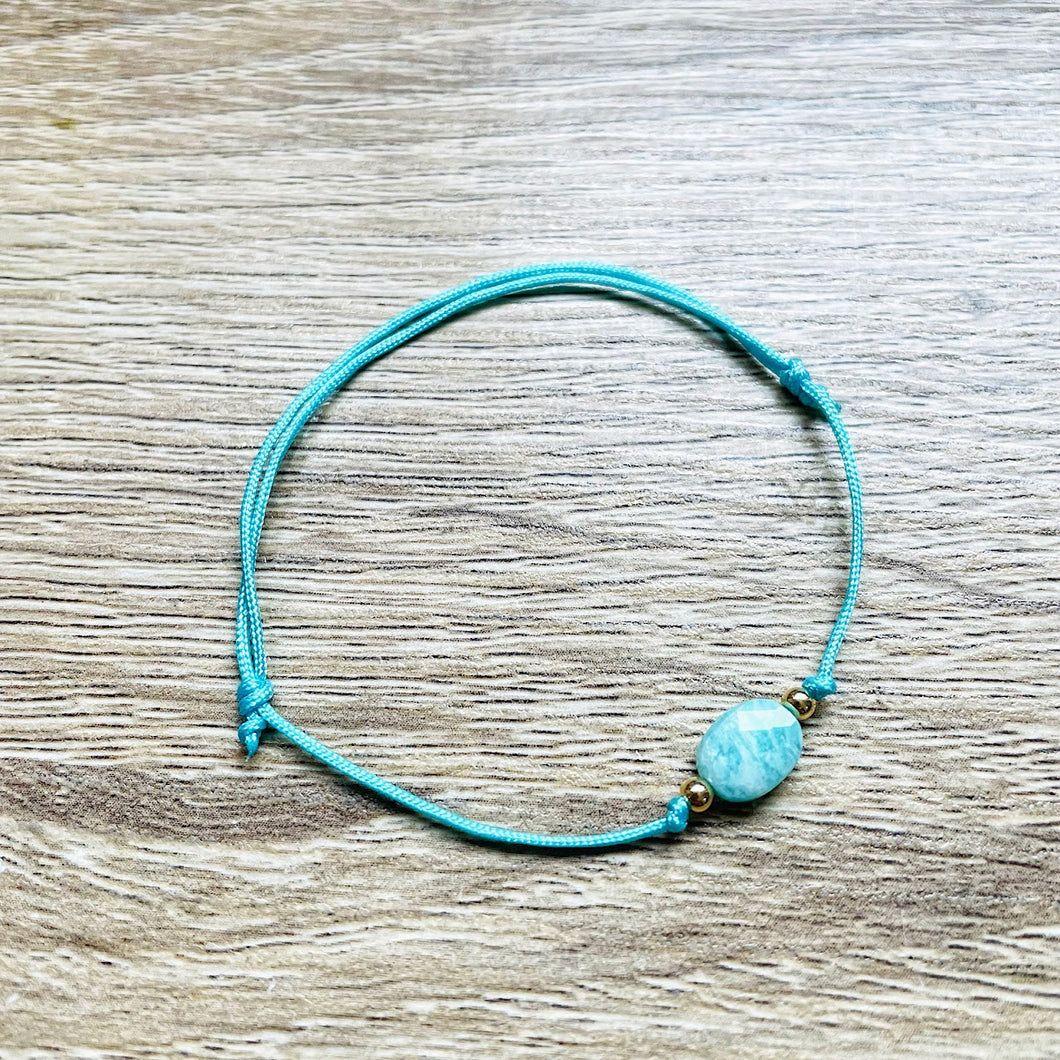 bracelet-cordon-reglable-amazonite-bleu-plaque-or