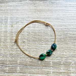 bracelet-cordon-reglable-rubis-zoisite-vert-dore