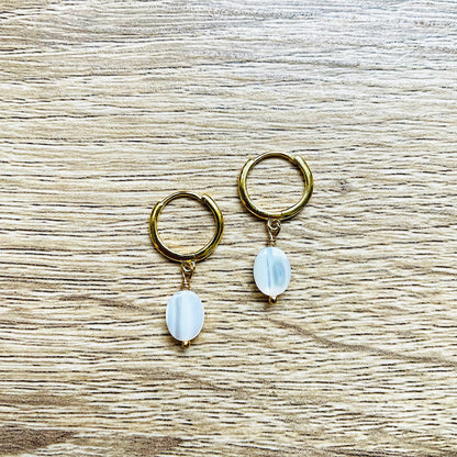creoles-nacre-blanc-argent-massif-dore